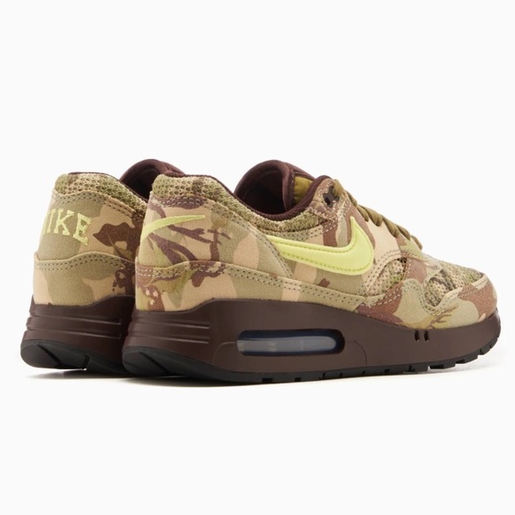 Nike
Air max 1
Camo big bubble
Brand new - Picture 8 of 11